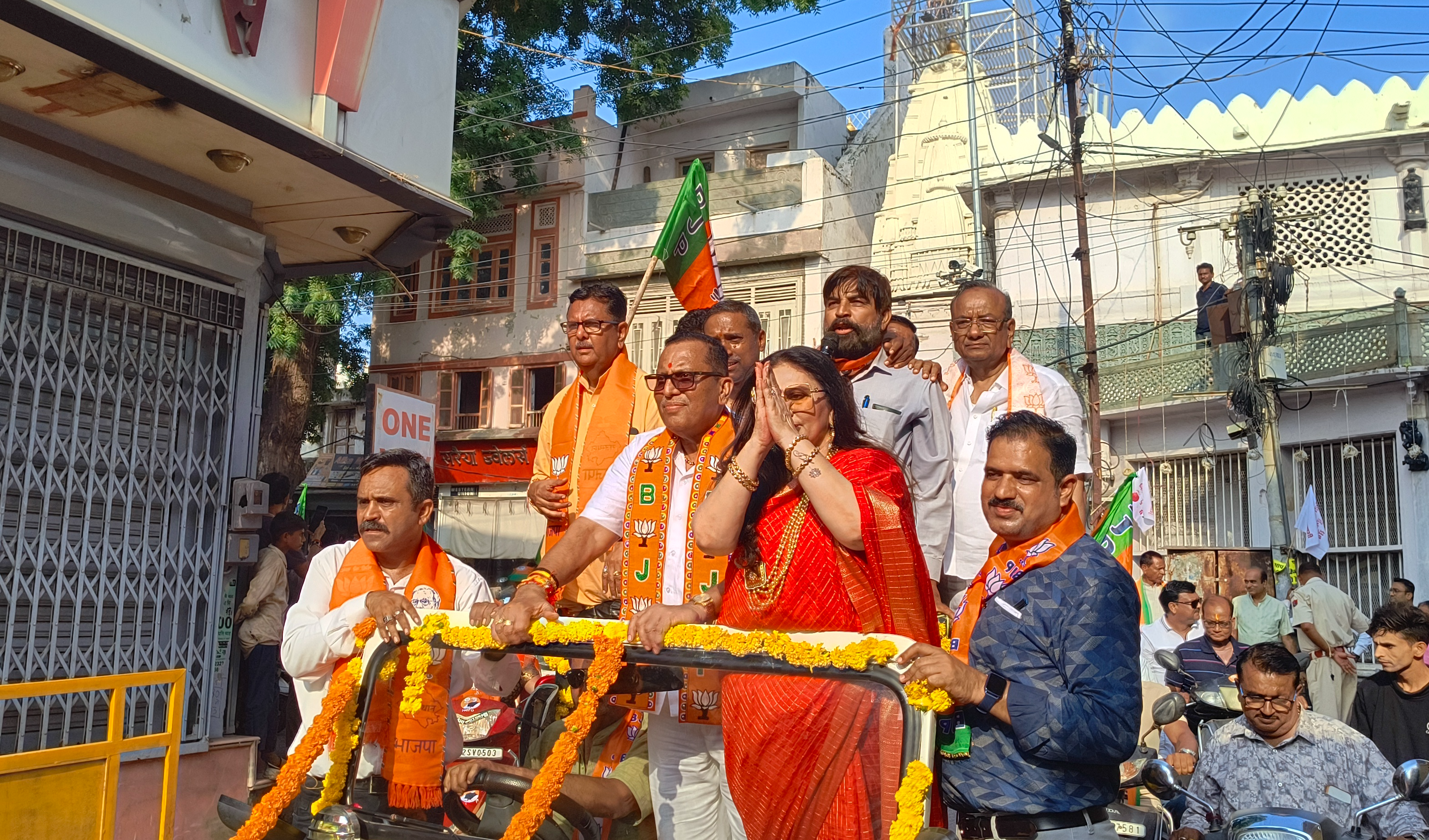 ‘जय श्रीराम’ के जयघोष के बीच 40 वार्डों में दौड़ी भाजपा की मातृशक्ति, दीपिका चिखलिया ने भरा जोश