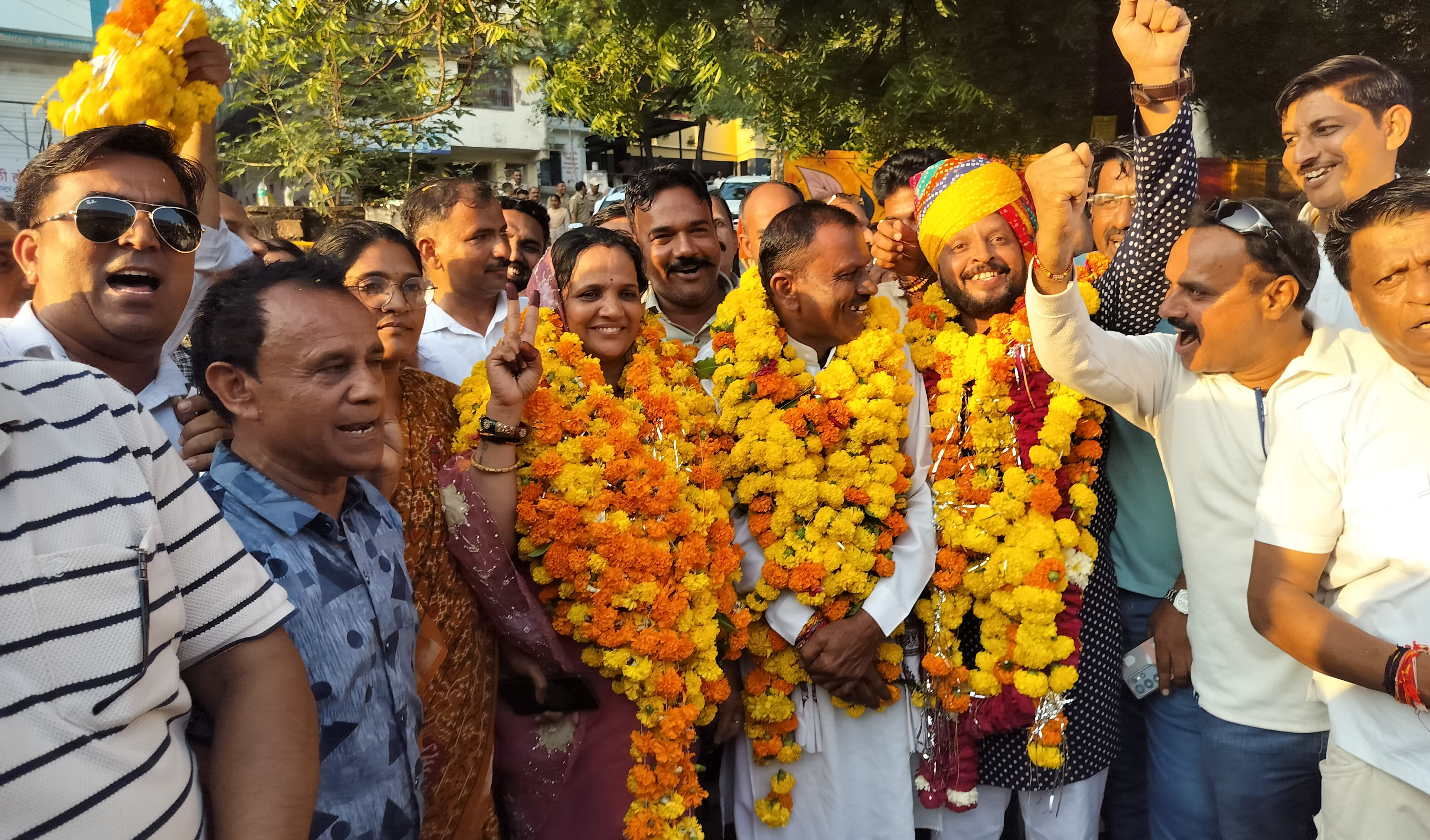 भाजपा के विजय जुलूस में पार्षद नदारद, एक तरफ अंत्येष्टि तो दूसरी तरफ जुलूस